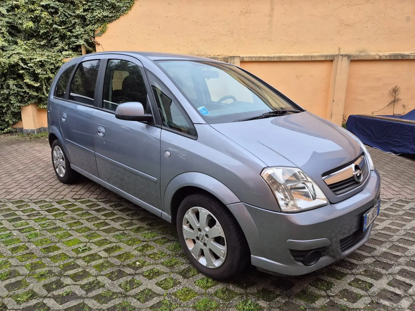 Opel Meriva 1..4 16v EURO 4 Grijs - 1