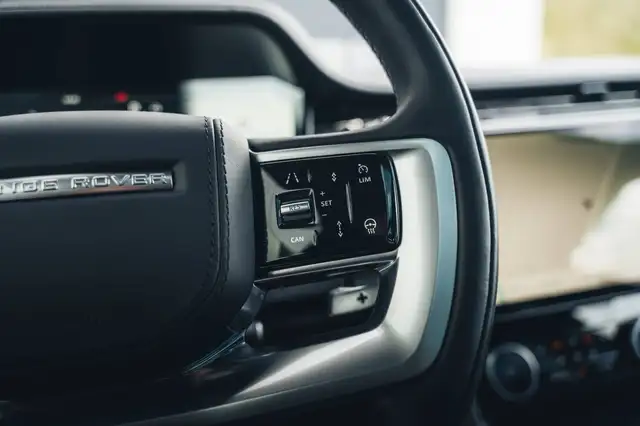 Land Rover Range Rover view 14