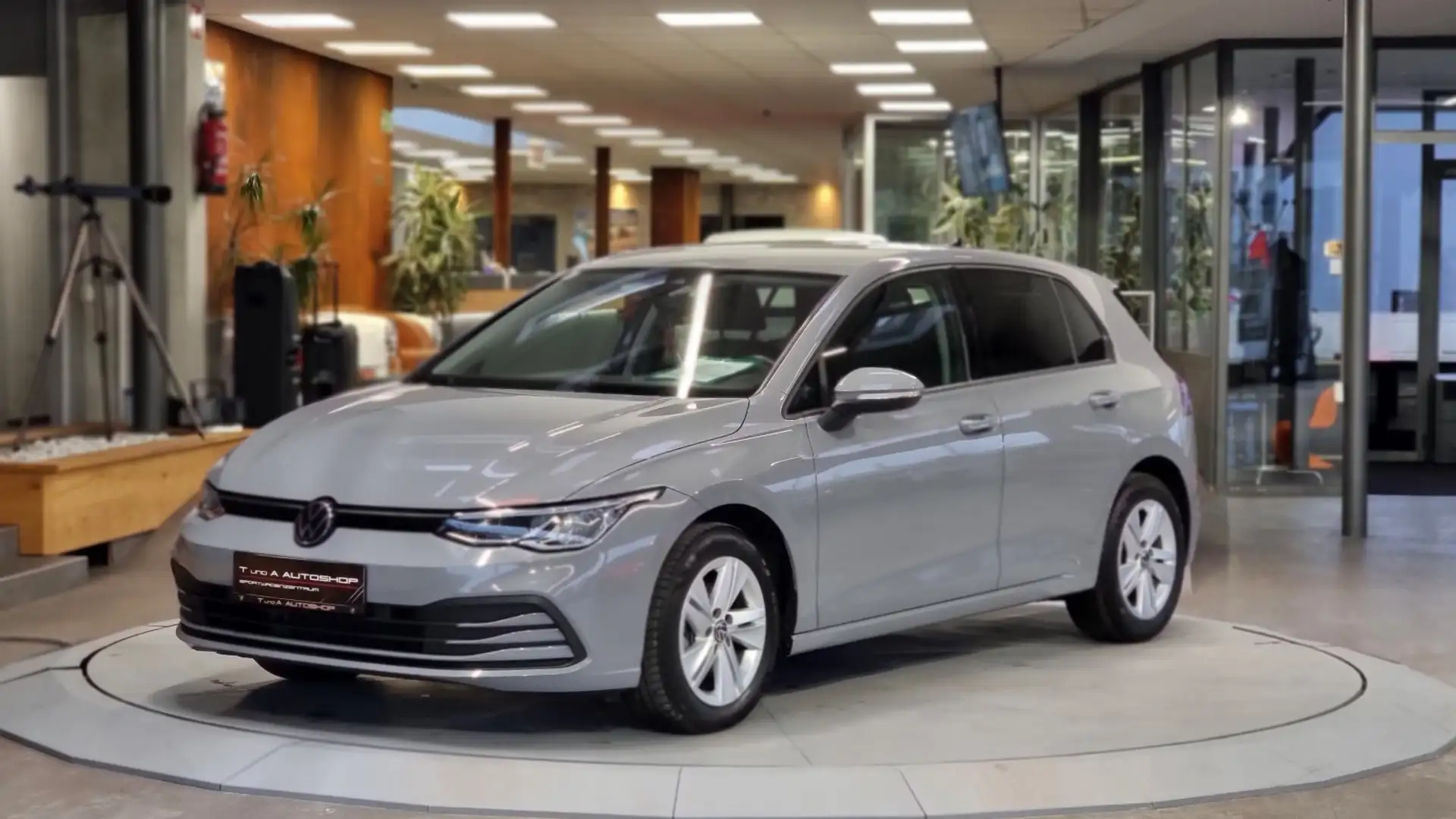 Volkswagen Golf 8 1.0 TSI  1-Hand Ab: 249 Euro€ *0% Finanzierung* Grijs - 2