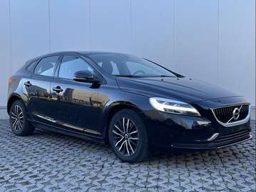 V40 D2 Momentum Aut. 120 (4.75) Momentum