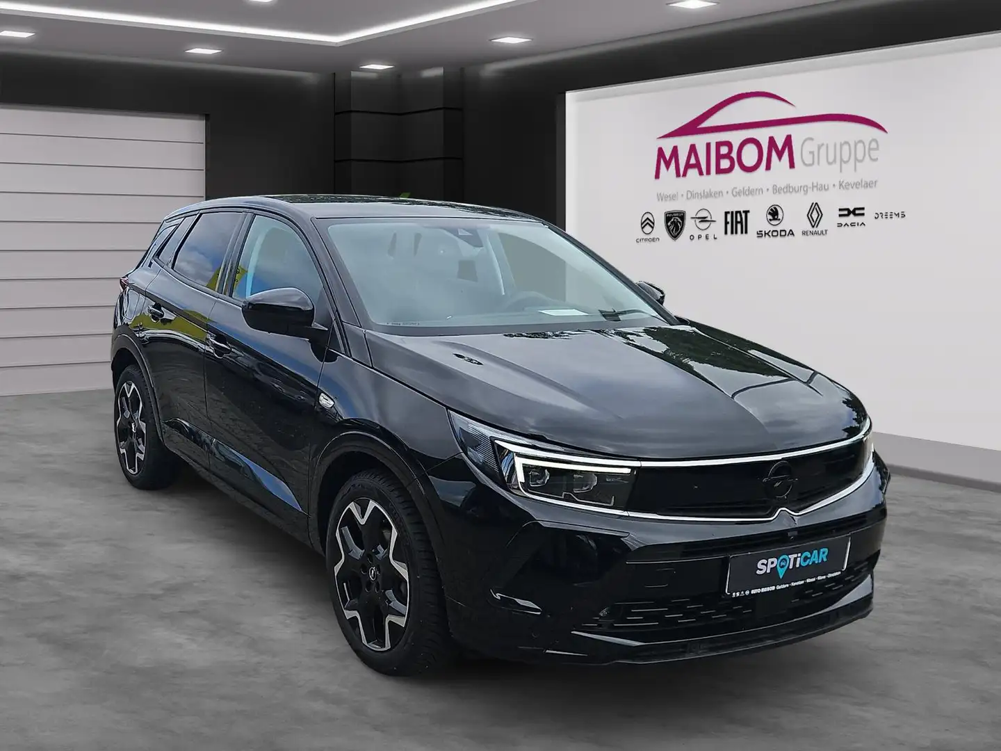 Opel Grandland GS Line Czarny - 2