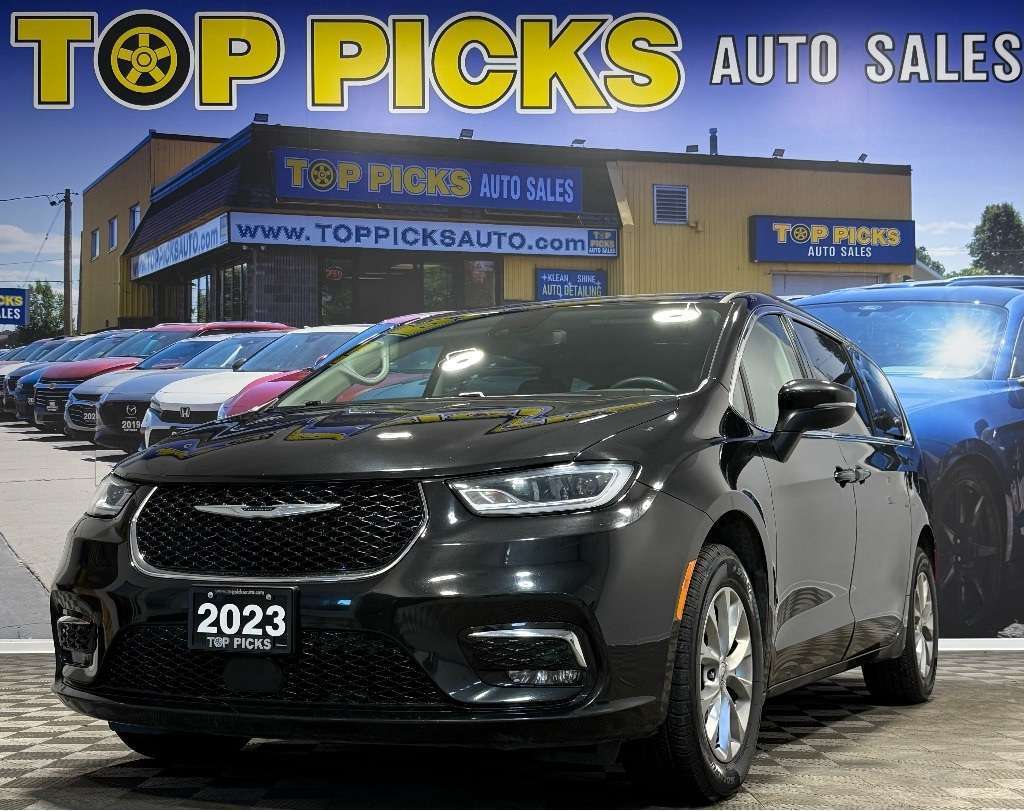 2023 Chrysler Pacifica Touring L, AWD, Remote Start, Accident Free!