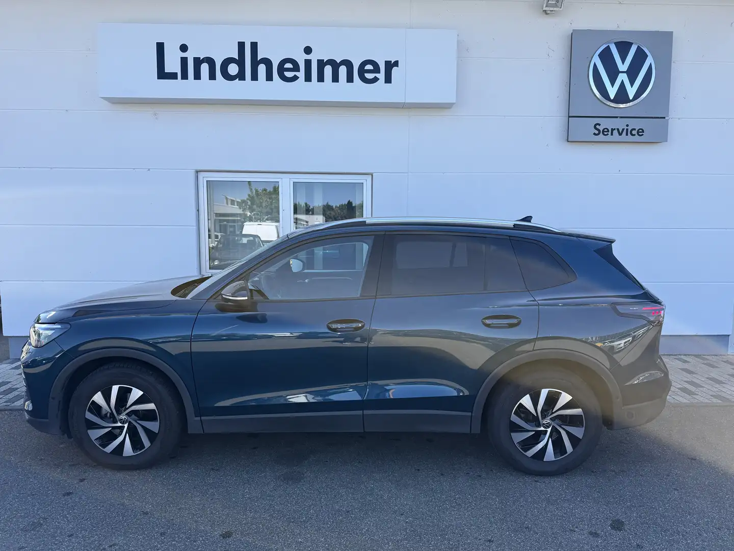 Volkswagen Tiguan 1.5 eTSI 110 kW Life LED Plus/AHK/DSG/PDC/Kamera Blau - 1