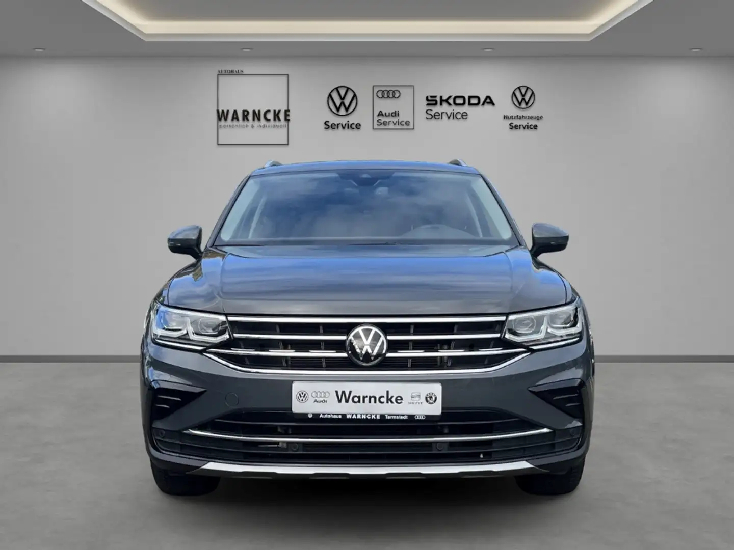 Volkswagen Tiguan 2.0 TDI Elegance DSG MATRIX ACC AHK NAV RFK PDC SH Gris - 2