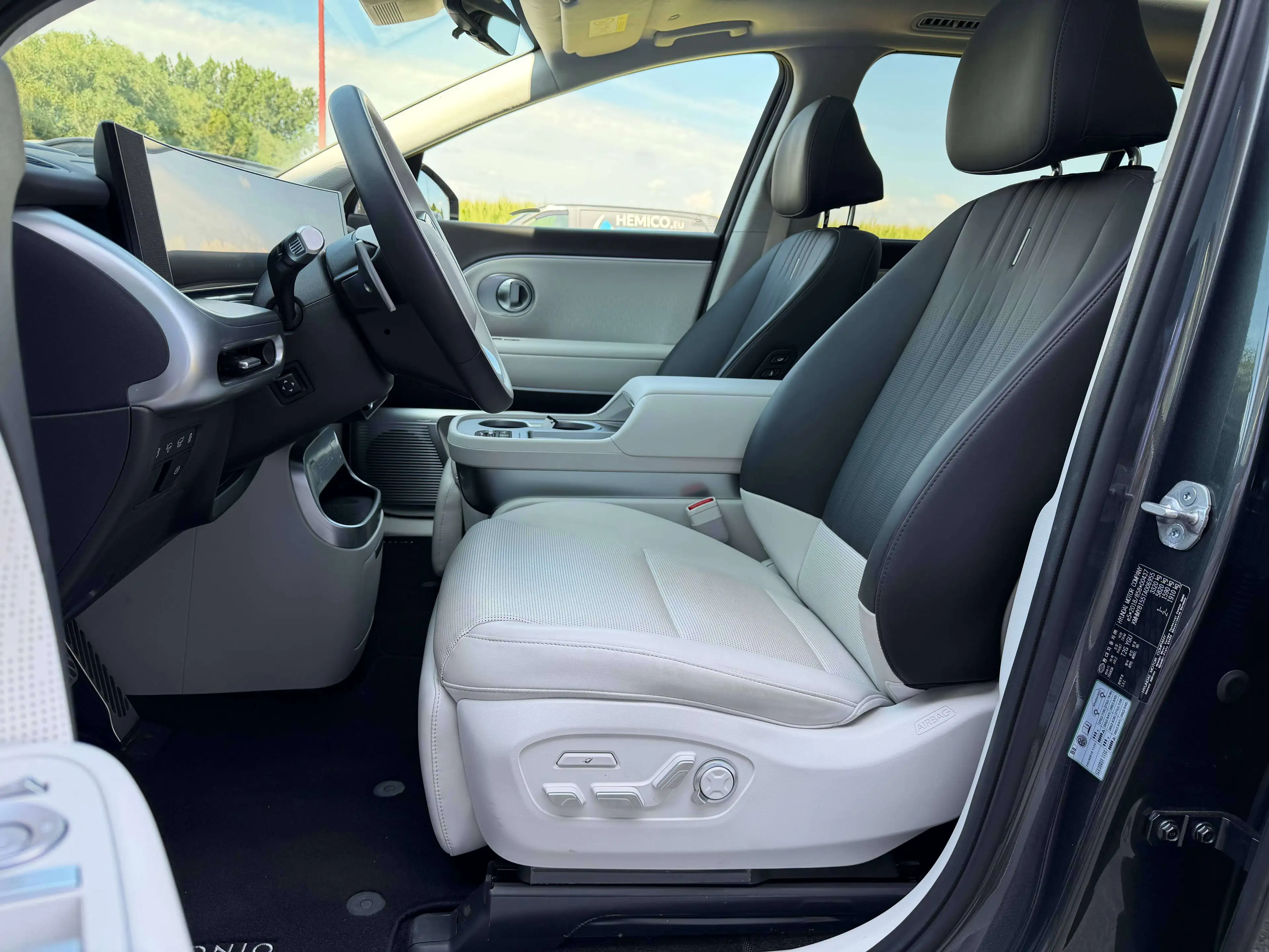 Hyundai IONIQ 9 Calligraphy 110 kWh AWD Performance | Directiewage — photo 8