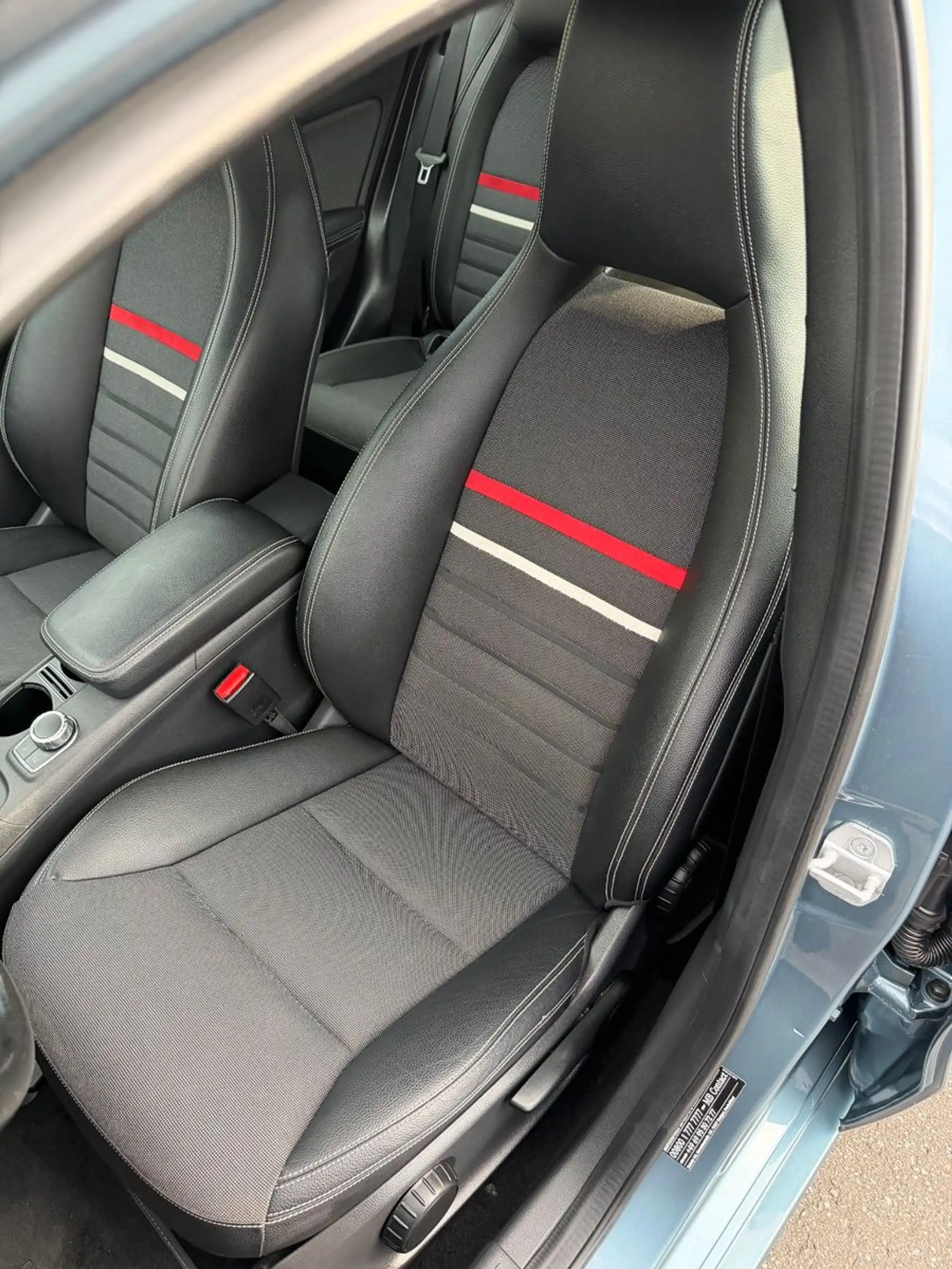 Mercedes-Benz A 180 A A 180 CDI BlueEfficiency 2Style — photo 11
