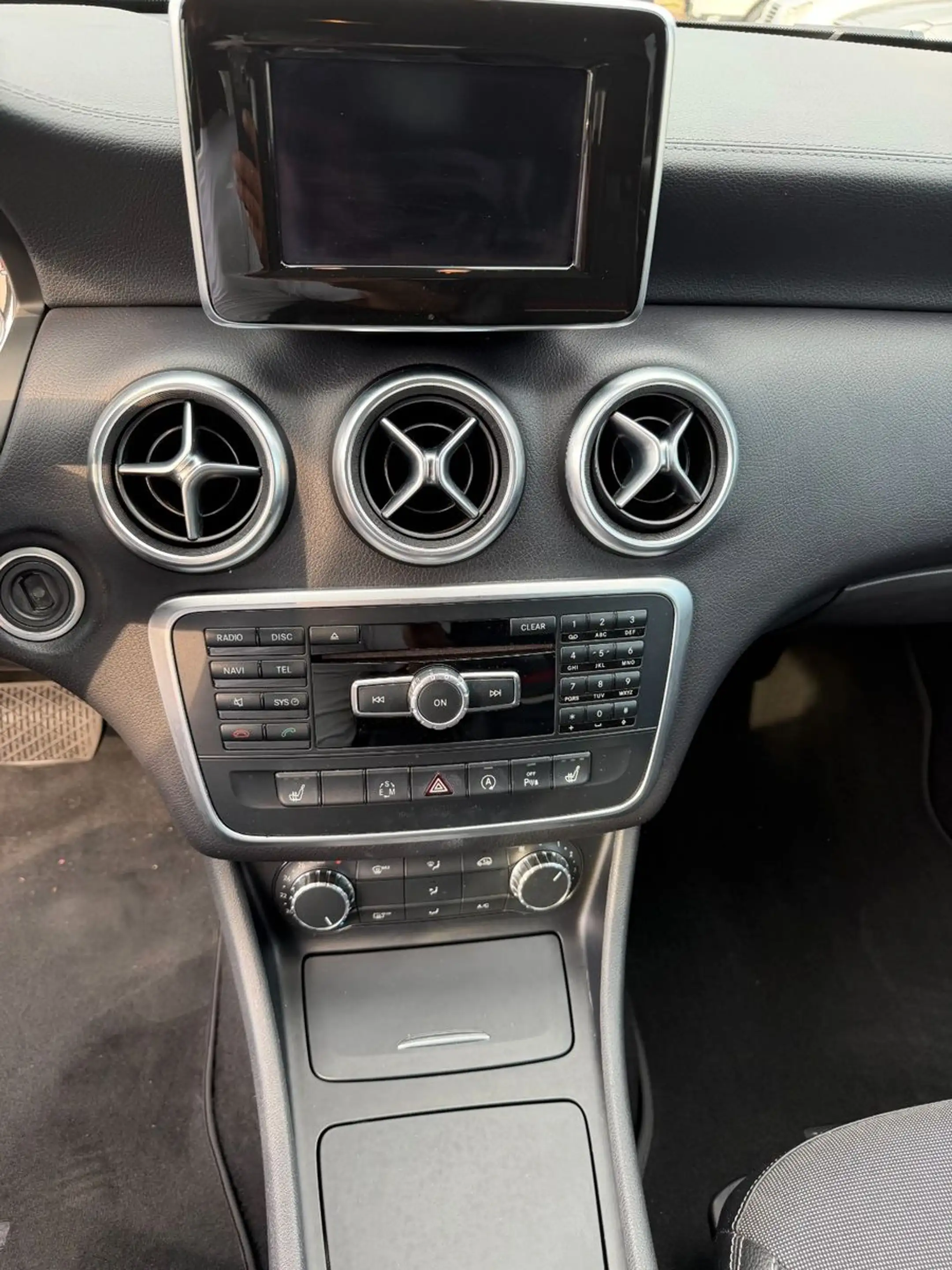 Mercedes-Benz A 180 A A 180 CDI BlueEfficiency 2Style — photo 13