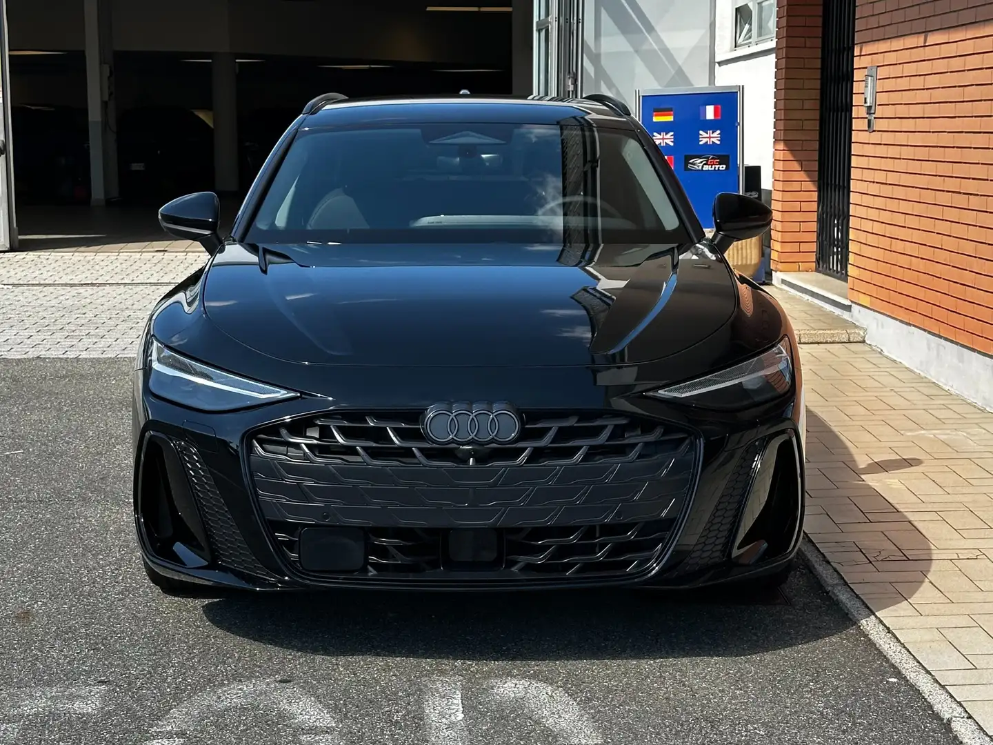 Audi A6 Avant TDI Quattro S Line Edition Zwart - 1