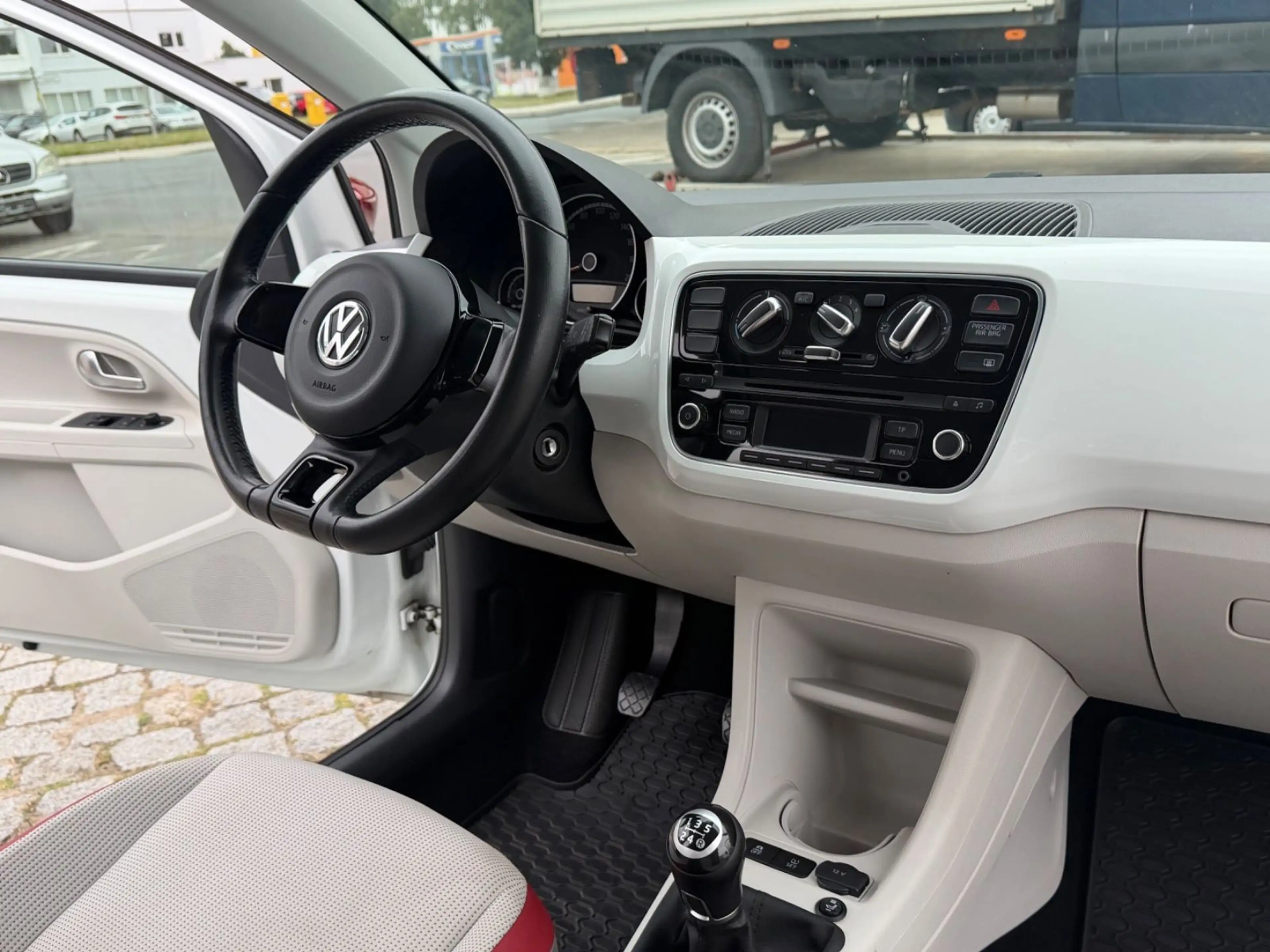 Volkswagen up! ! colour up!*Klima*Sitzhzg*EFH*Euro6 — photo 9