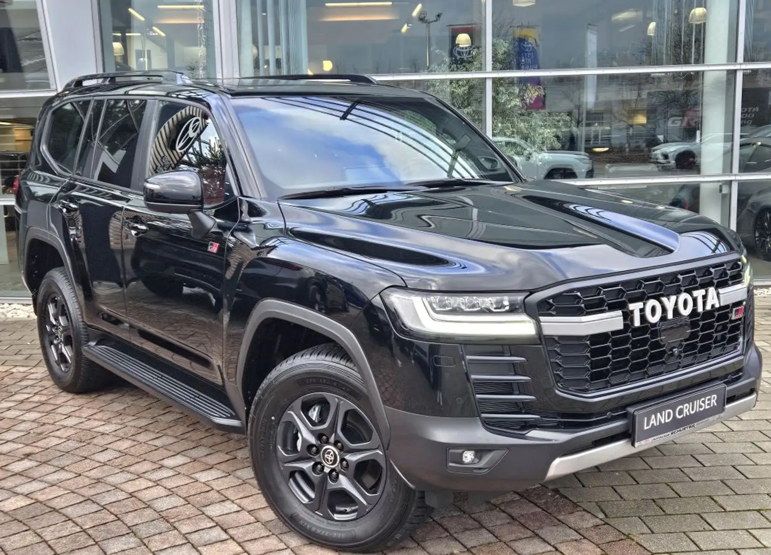 Toyota Land Cruiser LC300 3,3 V6 D-4D GR Sport Schwarz - 1
