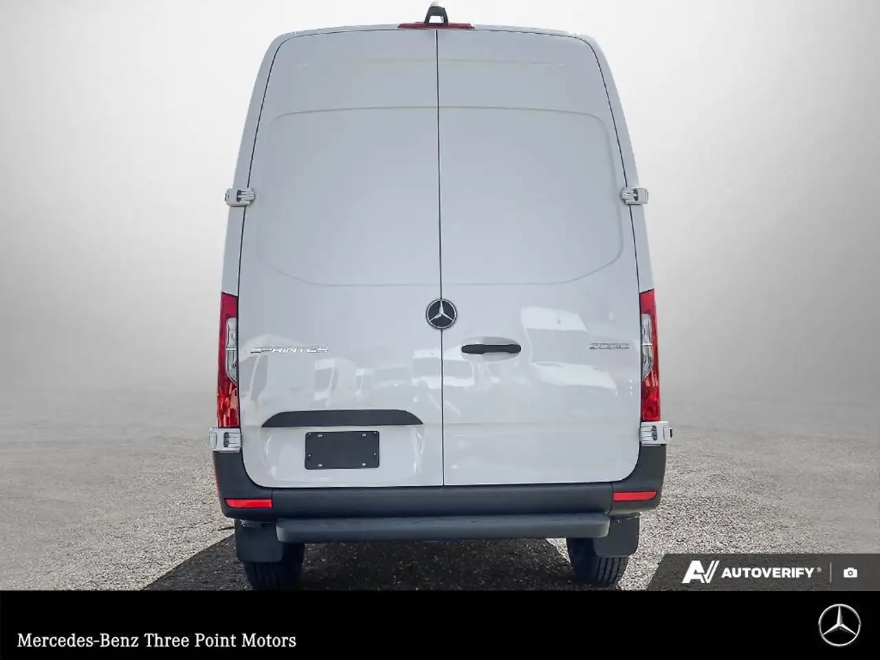 Mercedes-Benz Sprinter снимка Mercedes-Benz Sprinter