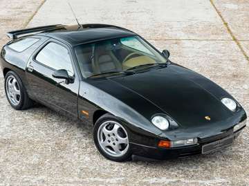 928 GTS | Paint to Sample Piniengrünmetallic (L999) over brown leather!