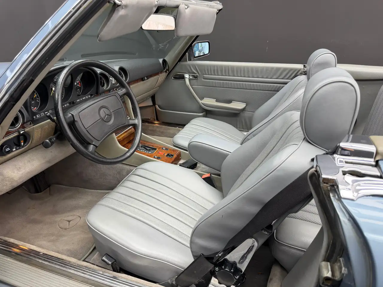 Mercedes-Benz SL 560 R107 Cabriolet 1986 Version européenne, foto 8
