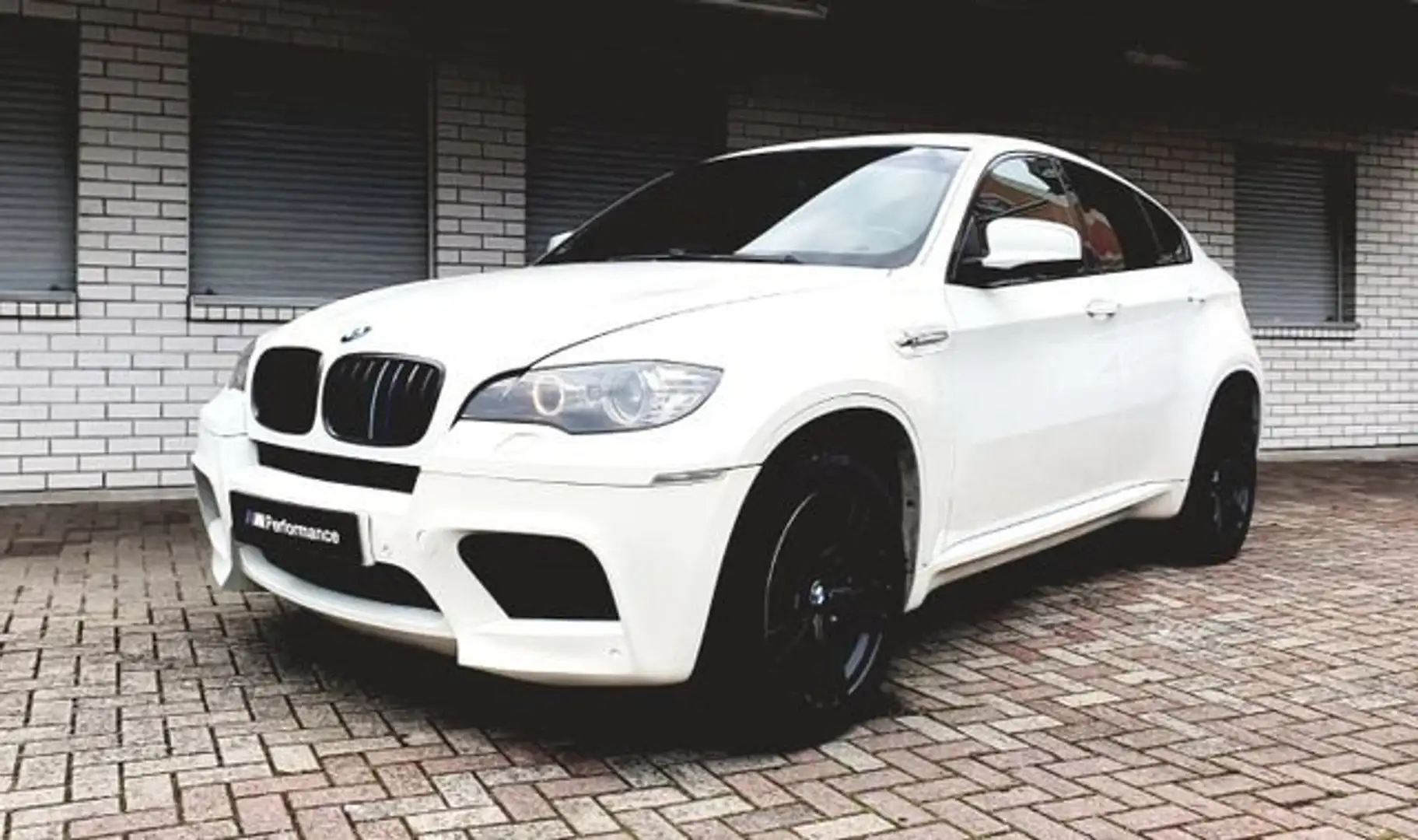 BMW X6 M Individual M-Performance Top View Head-Up bijela - 1