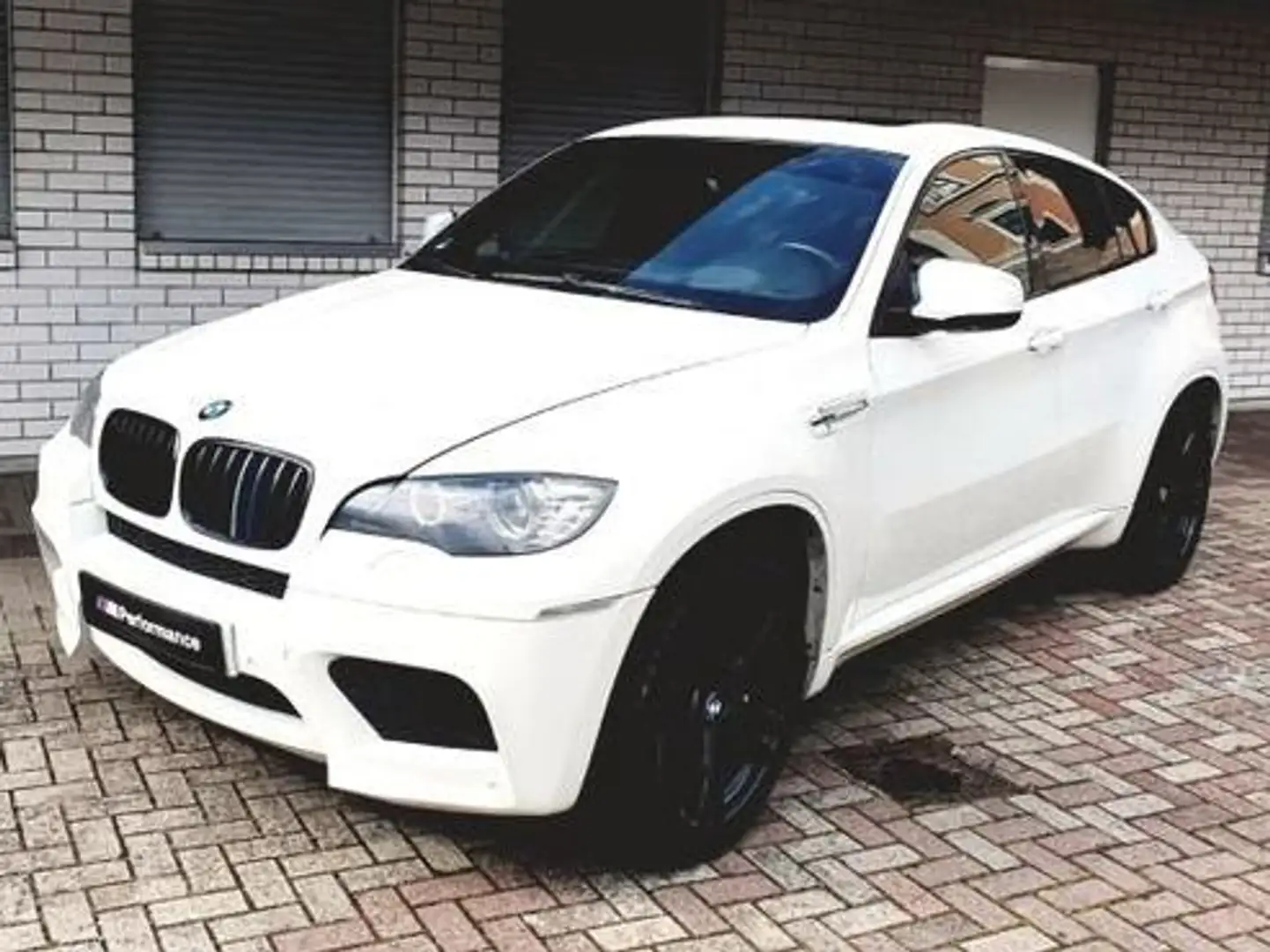 BMW X6 M Individual M-Performance Top View Head-Up bijela - 2