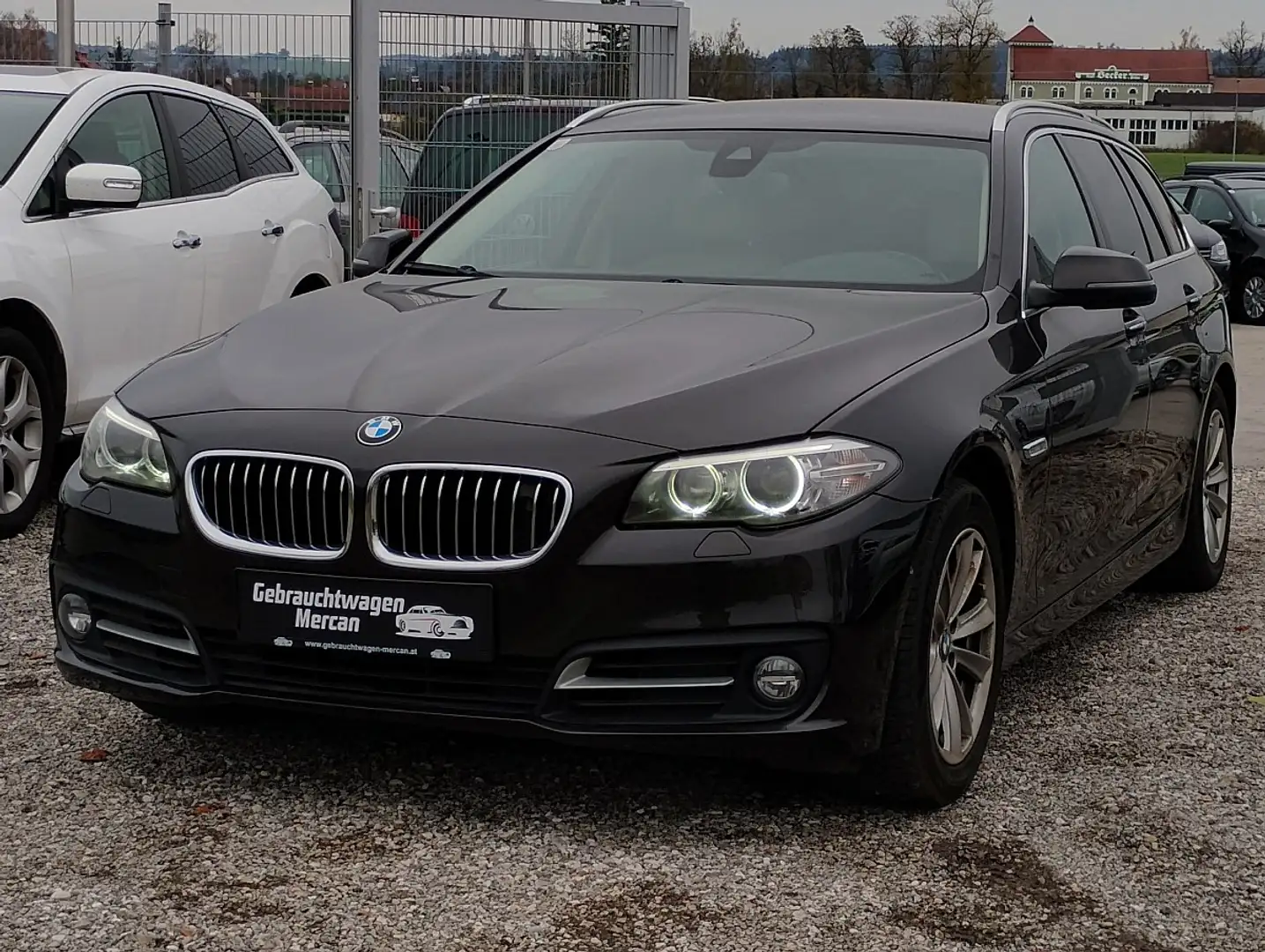 BMW 530 d xDrive Touring Aut. Schwarz - 1
