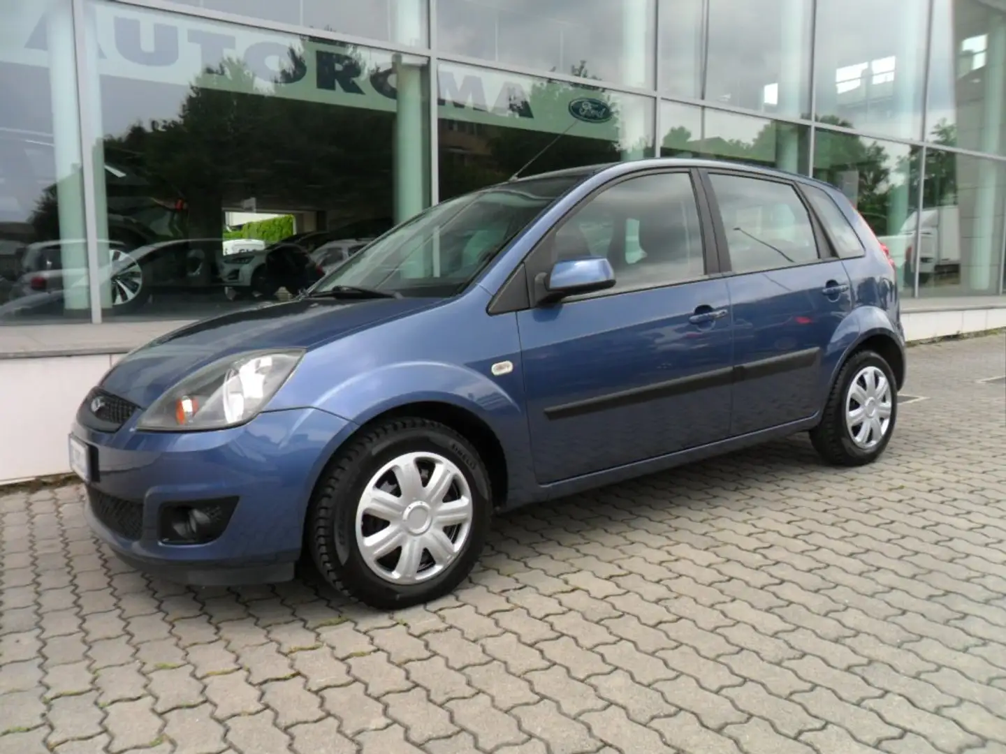 Ford Fiesta Fiesta 5p 1.2 Plus Blauw - 1