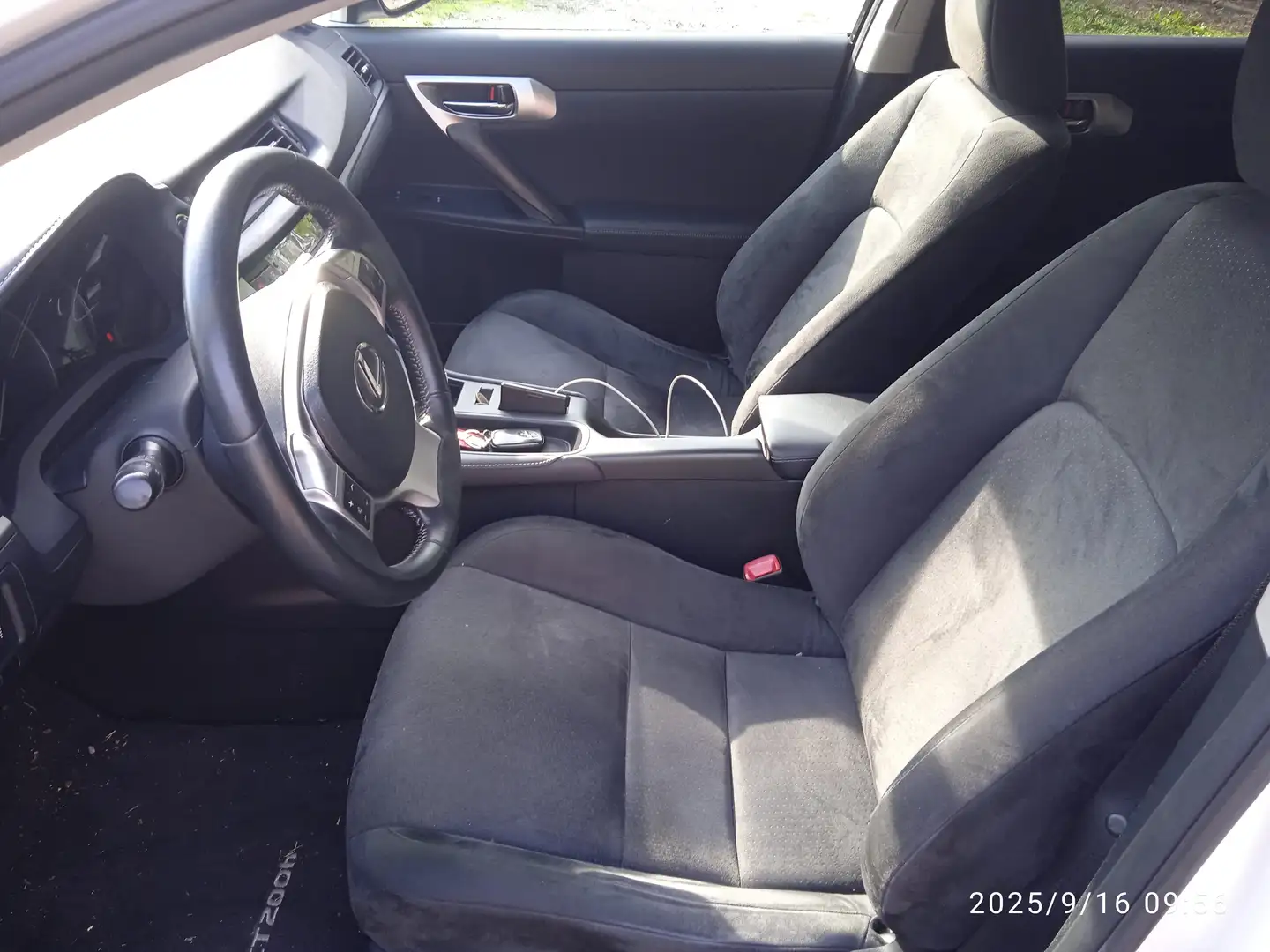 Lexus CT 200h CT 2010 1.8 Executive cvt Biały - 2