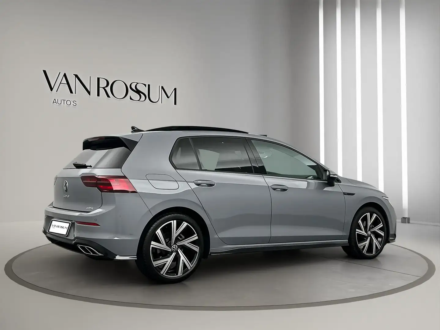 Volkswagen Golf 1.5 eTSI R-Line Pano ACC Lane Sfeer - 2