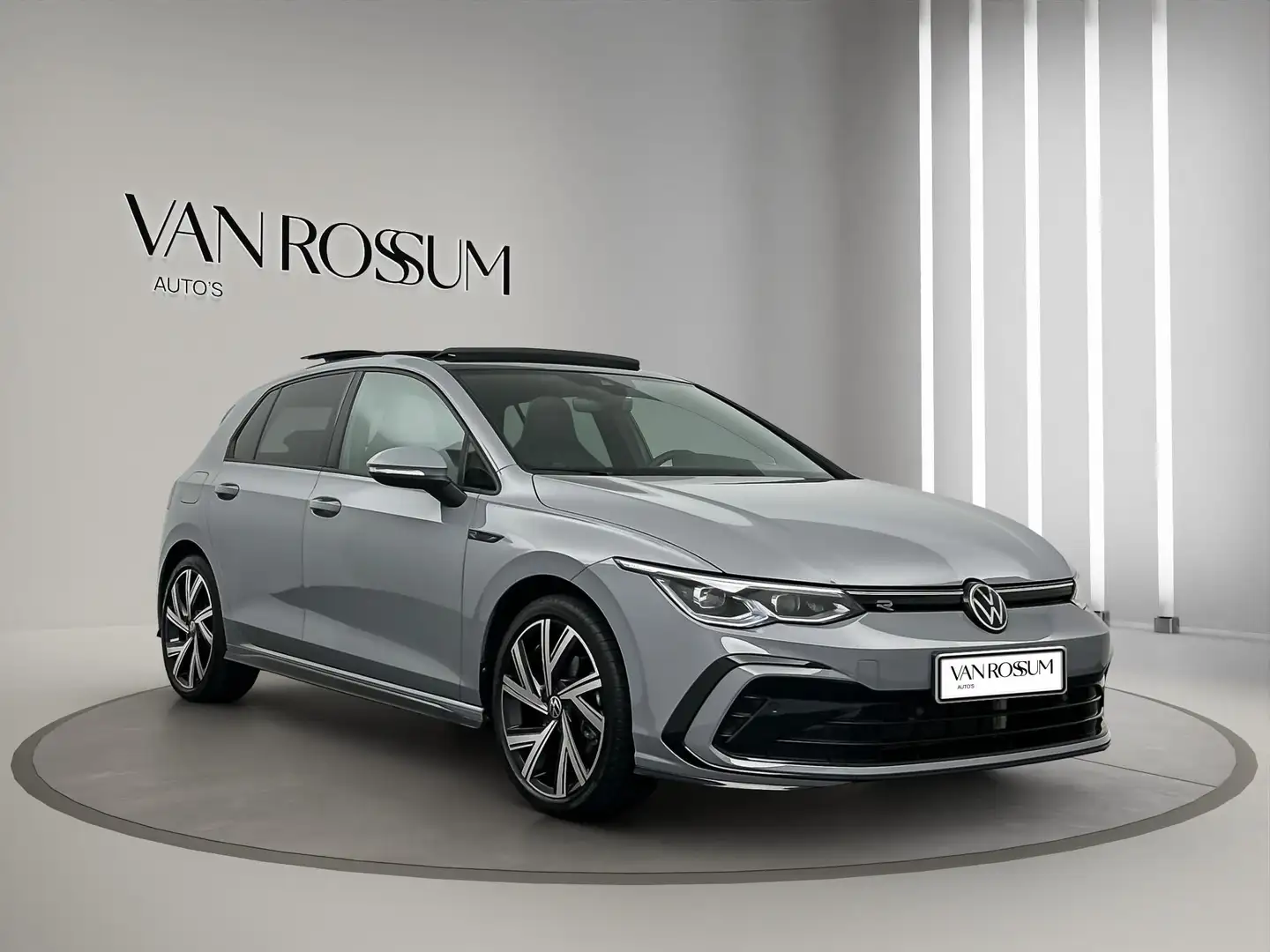 Volkswagen Golf 1.5 eTSI R-Line Pano ACC Lane Sfeer - 1