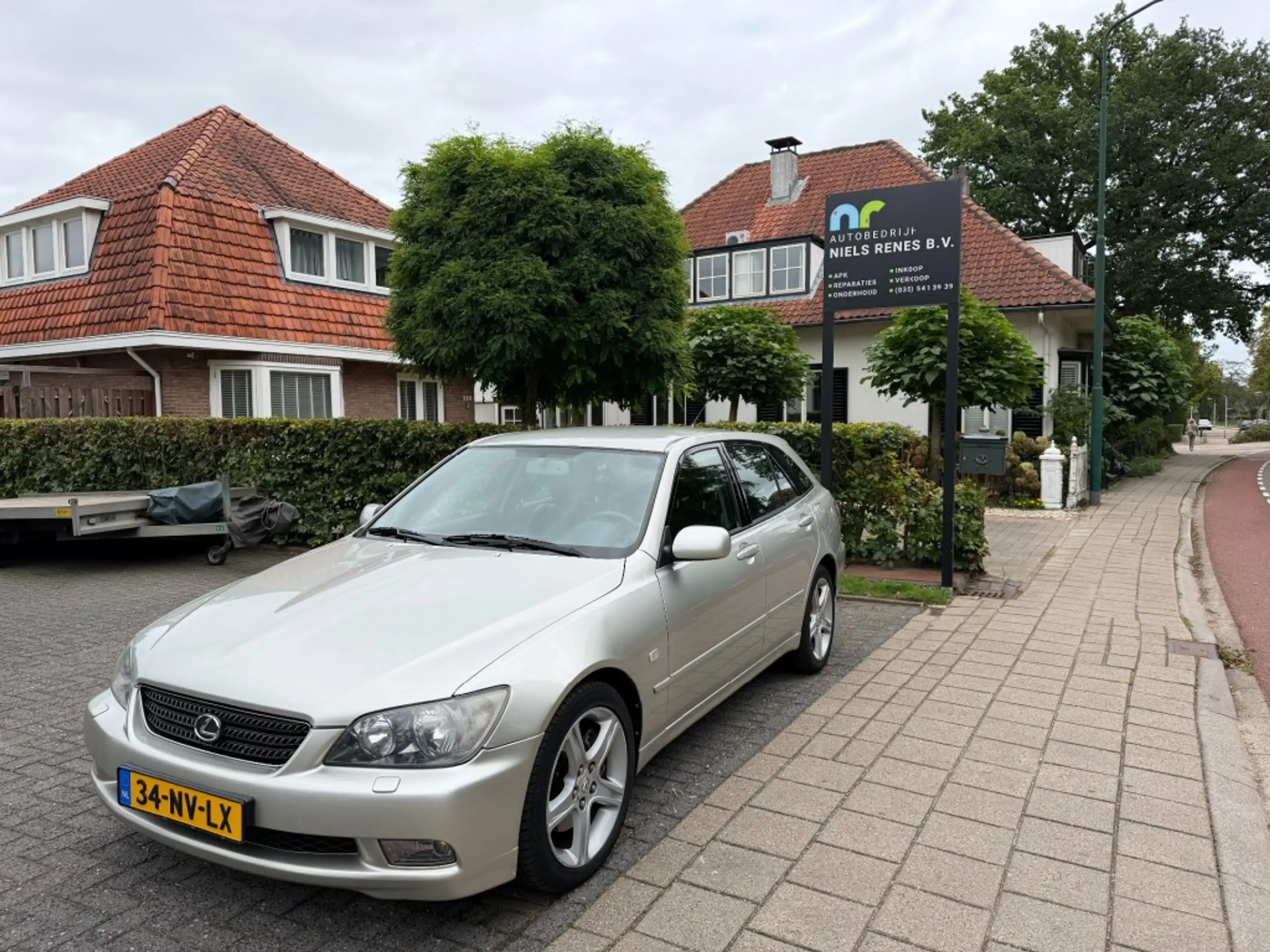 Lexus IS 300 2JZ motor/Automaat/Airco/Cruise control/Youngtimer — photo 2