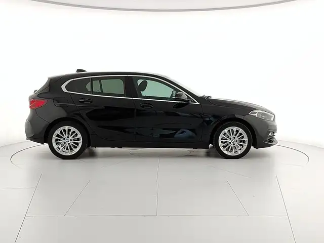 BMW 1 Series view 6