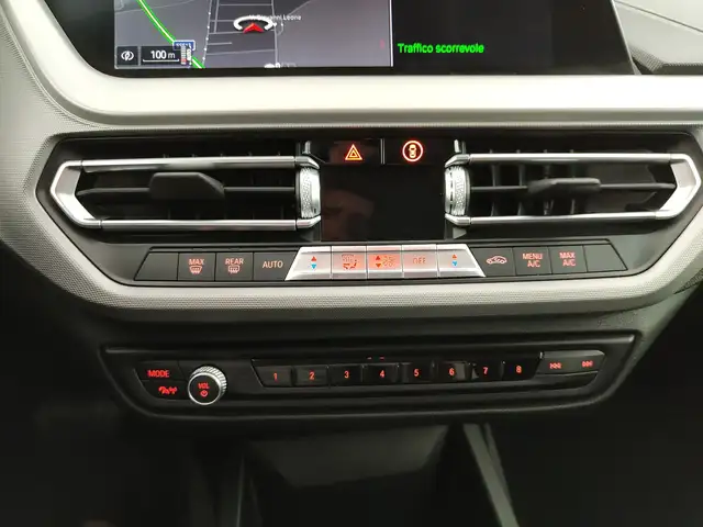 BMW 1 Series view 14