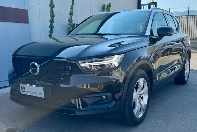 Volvo XC40 D4 AWD Geartronic Momentum