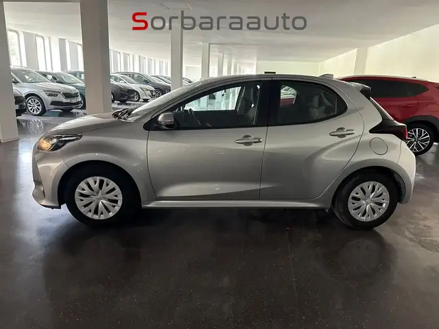 Toyota Yaris view 2