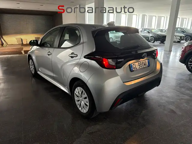 Toyota Yaris view 3