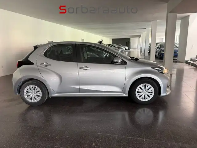 Toyota Yaris view 6