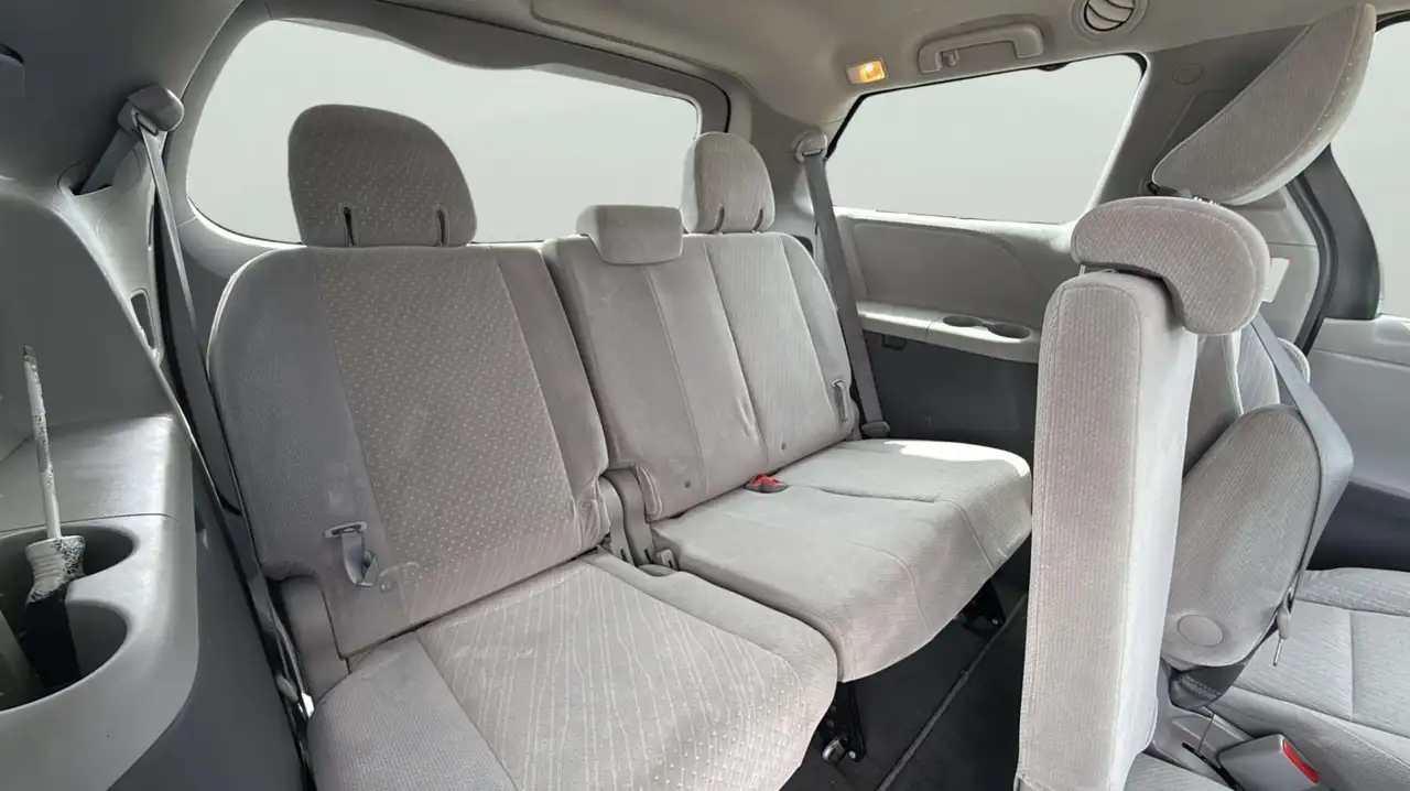 Toyota Sienna photo Toyota Sienna