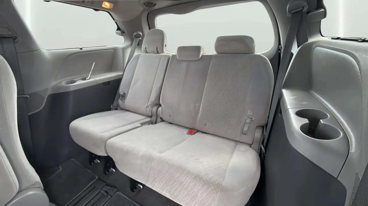 Toyota Sienna photo Toyota Sienna