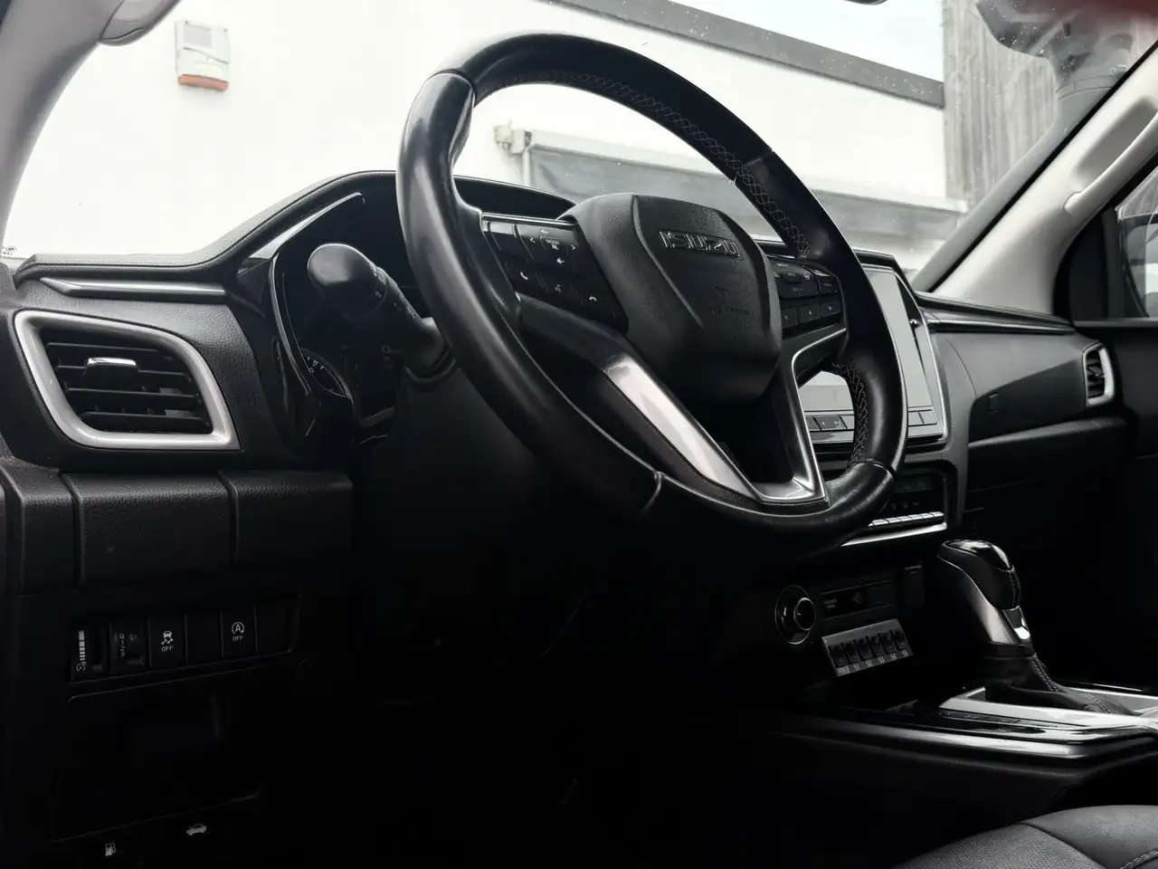 Isuzu D-Max 2022 — фото 13