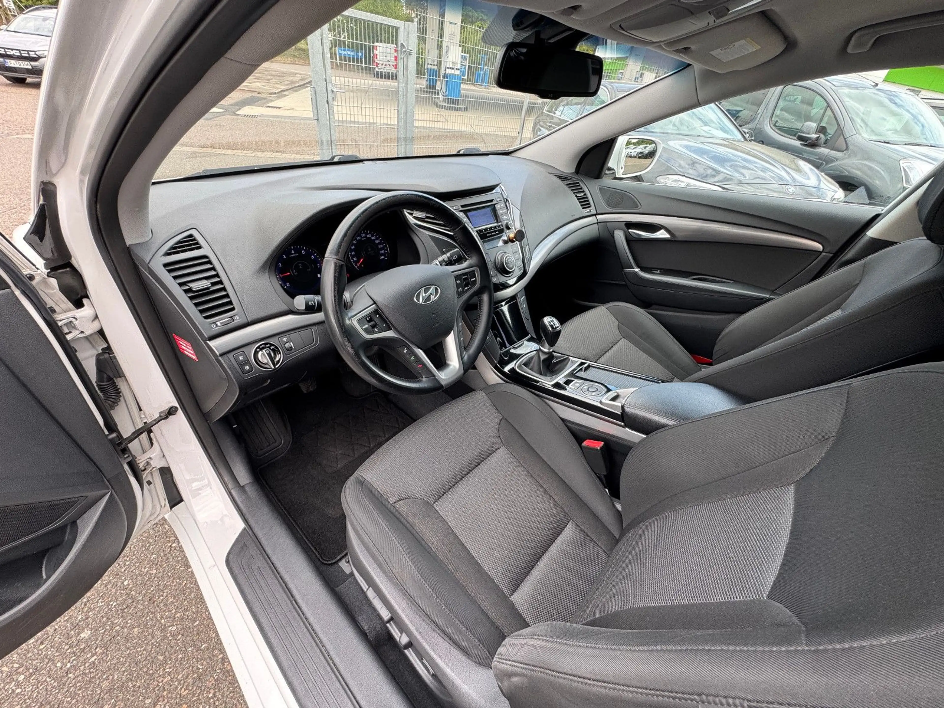 Hyundai i40 cw 5 Star Edition TÜV/HU/NEU — photo 15