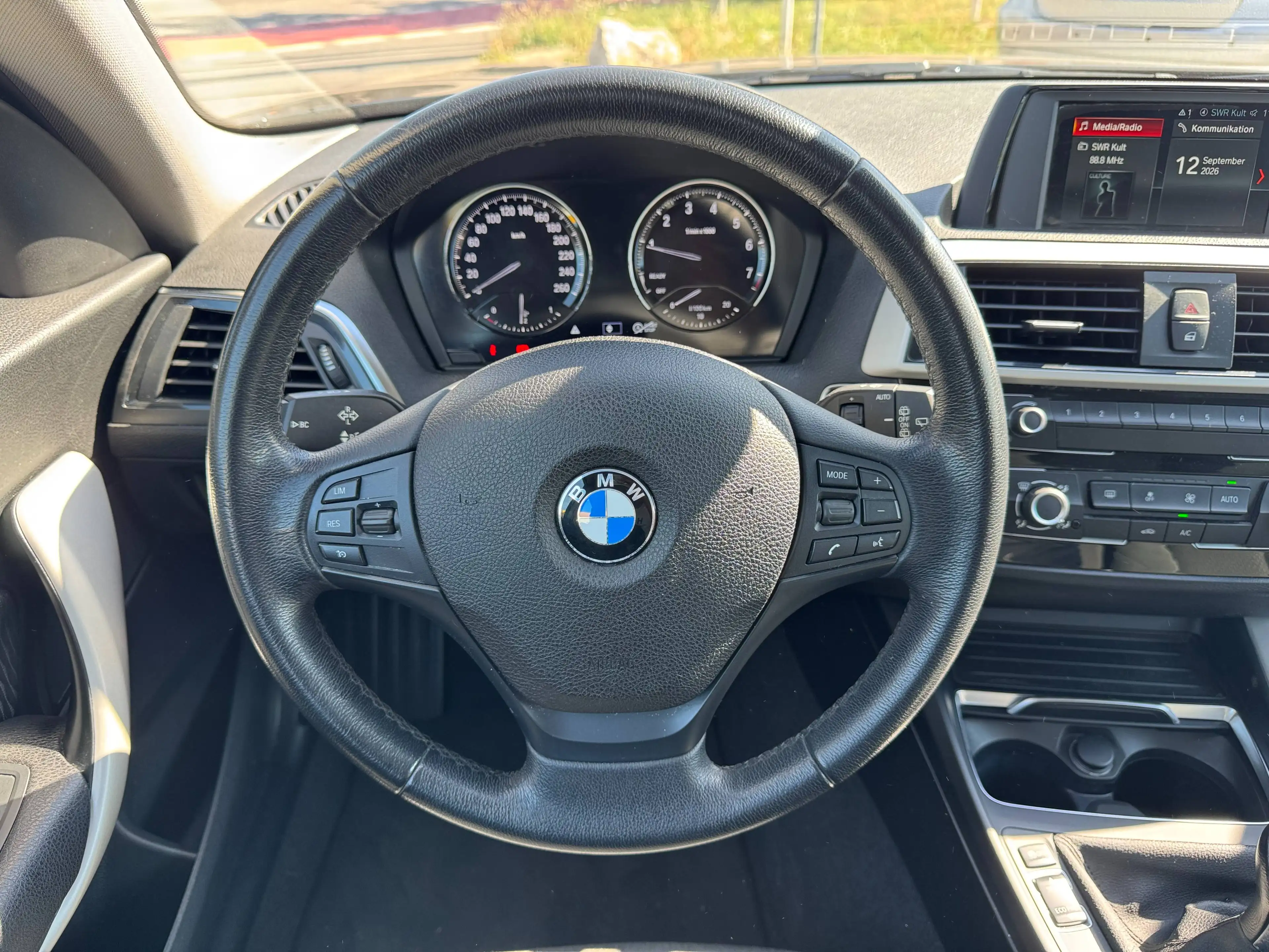 BMW 118 118 i Advantage — photo 12