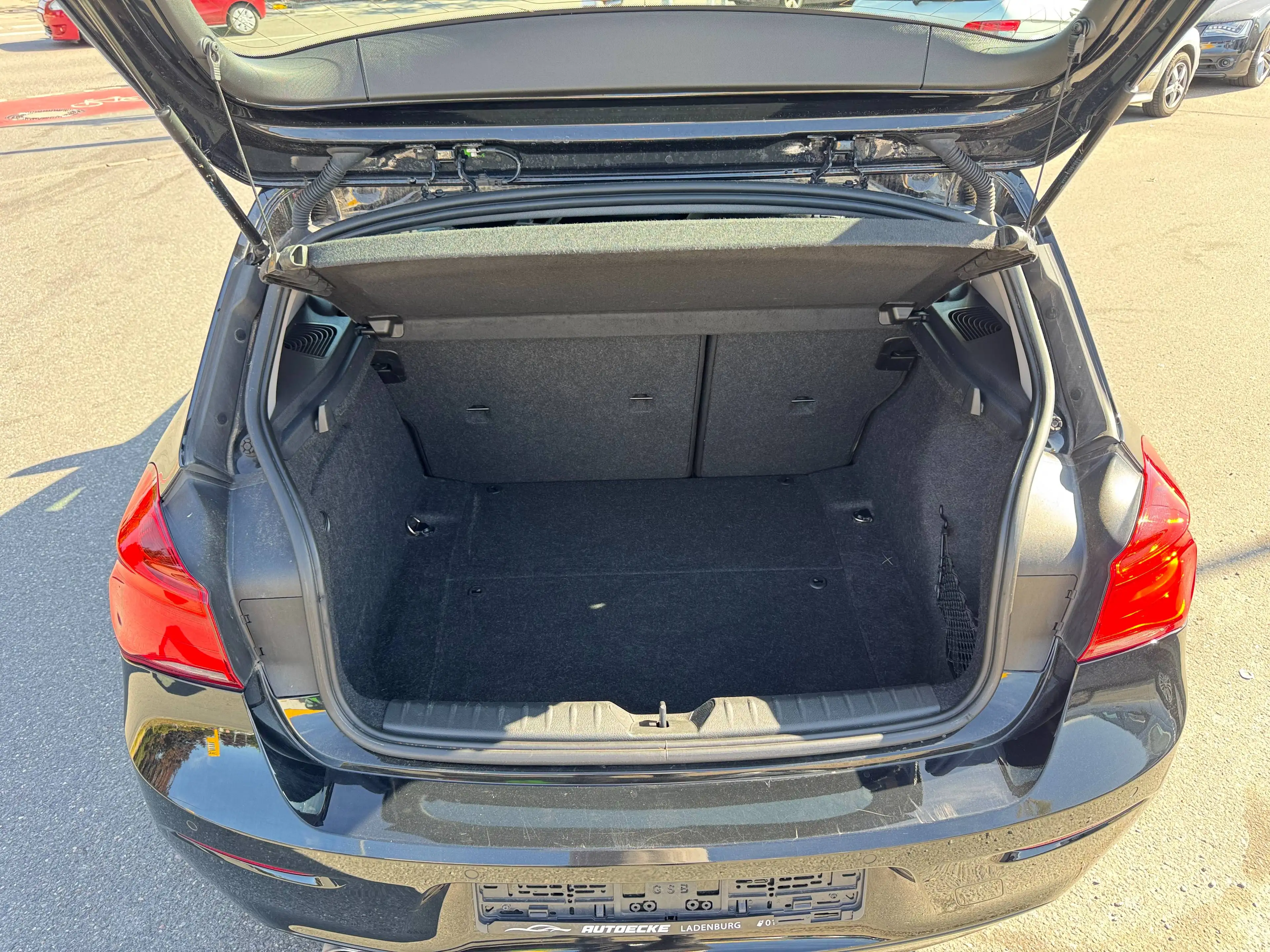 BMW 118 118 i Advantage — photo 4