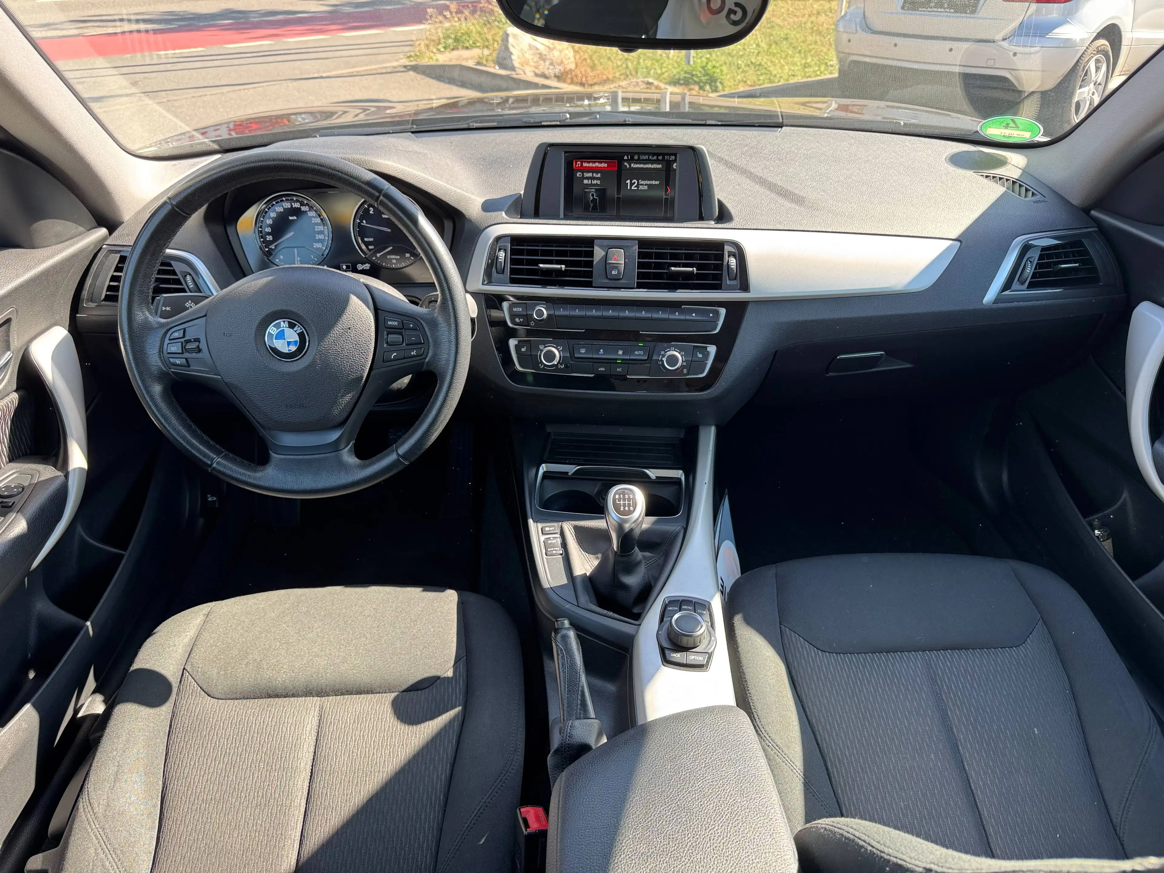 BMW 118 118 i Advantage — photo 10