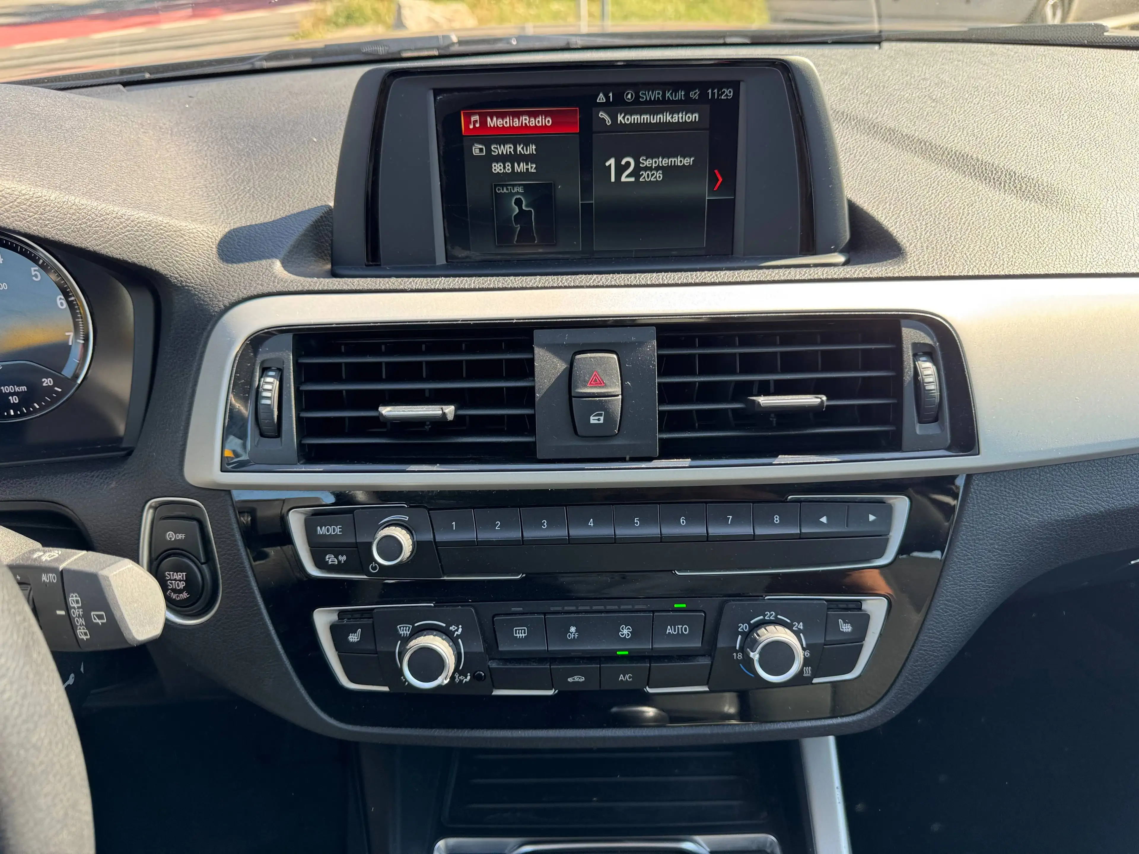 BMW 118 118 i Advantage — photo 14