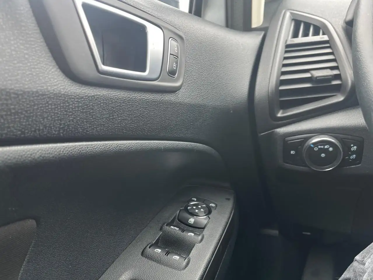 Ford EcoSport снимка Ford EcoSport