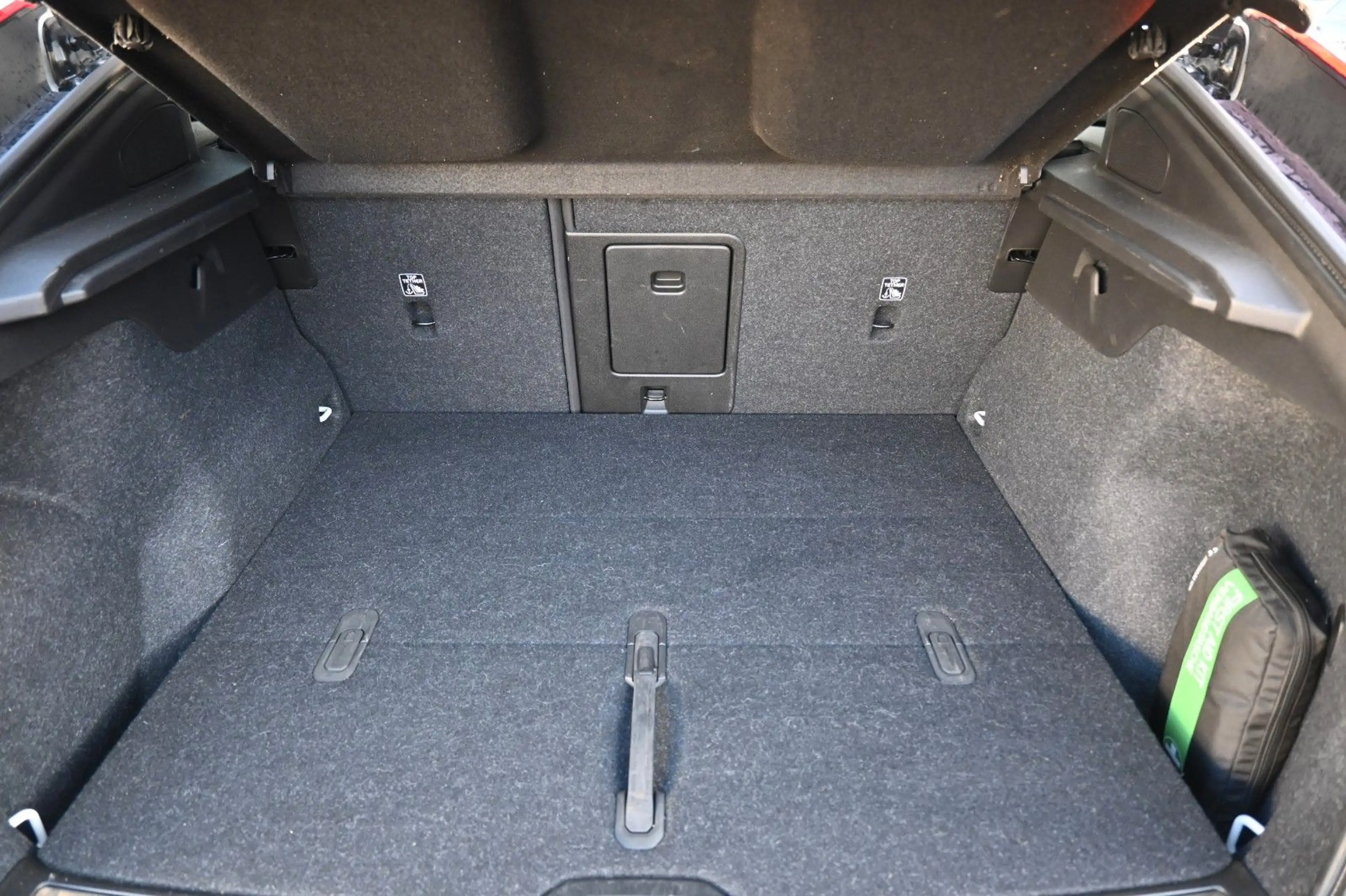 Volvo C40 Recharge Pure Electric Plus *LED*STHZ*BLIS — photo 14
