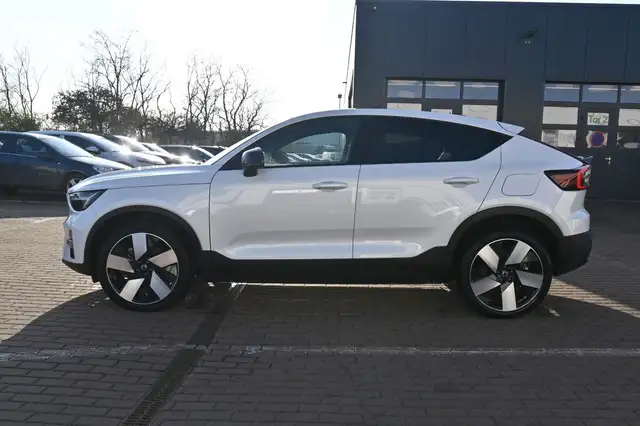 Volvo C40 view 4