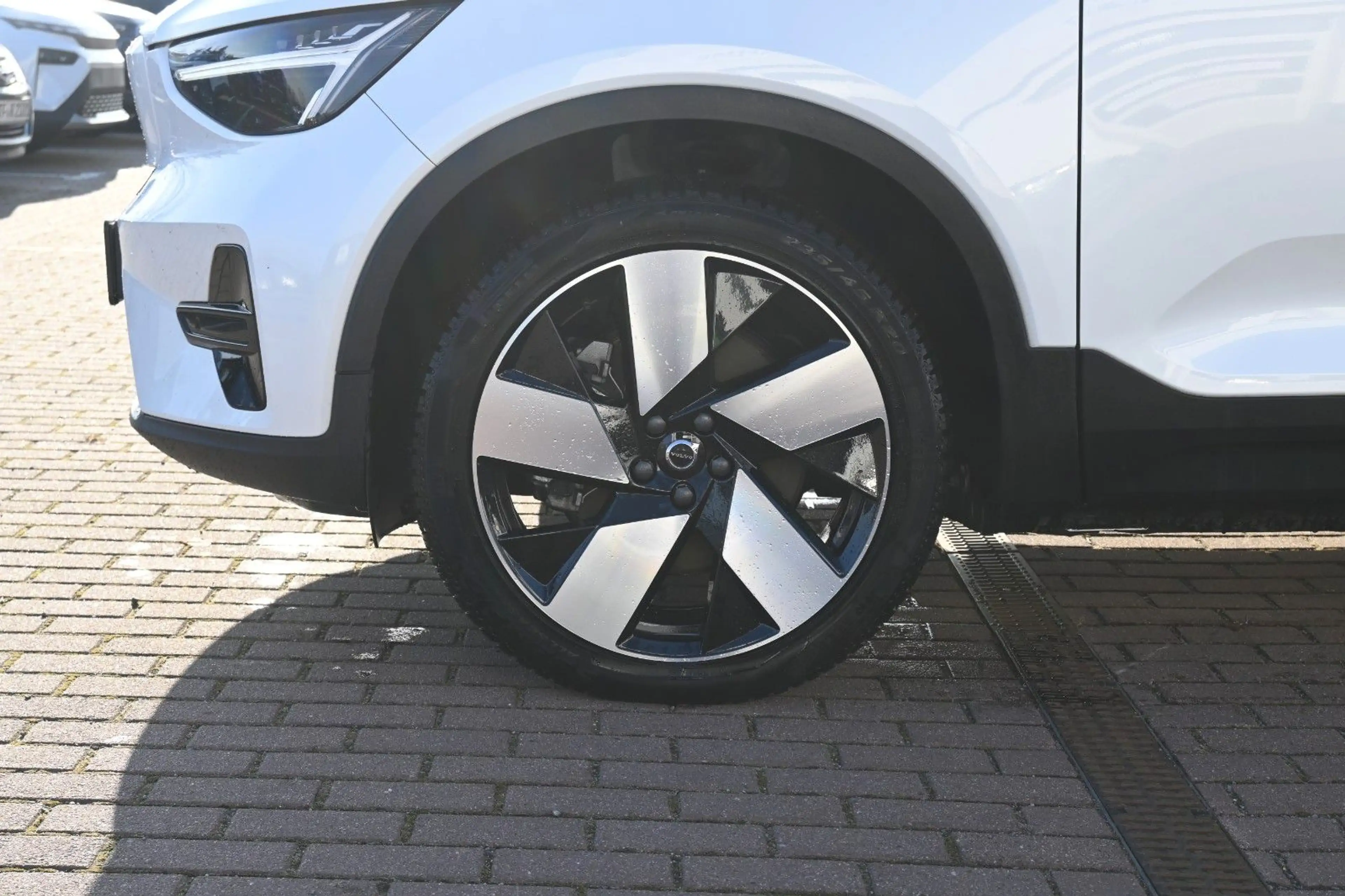 Volvo C40 Recharge Pure Electric Plus *LED*STHZ*BLIS — photo 3