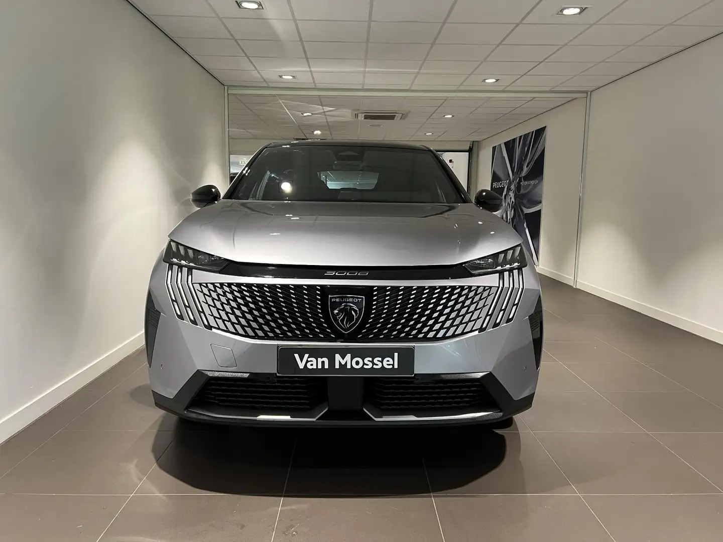 Peugeot 3008 1.2 Hybrid 136 GT | Automaat | 360° Camera | Navig Grijs - 2