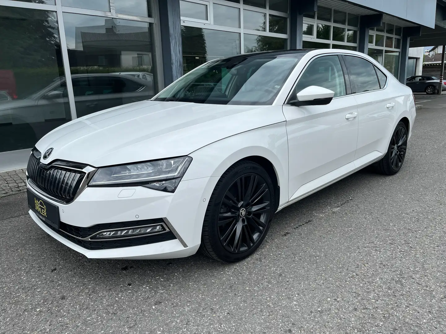 Skoda Superb Style iV*PANORAMA*ACC+RADAR*19"ALU*EL.HECKKLAPPE Weiß - 1