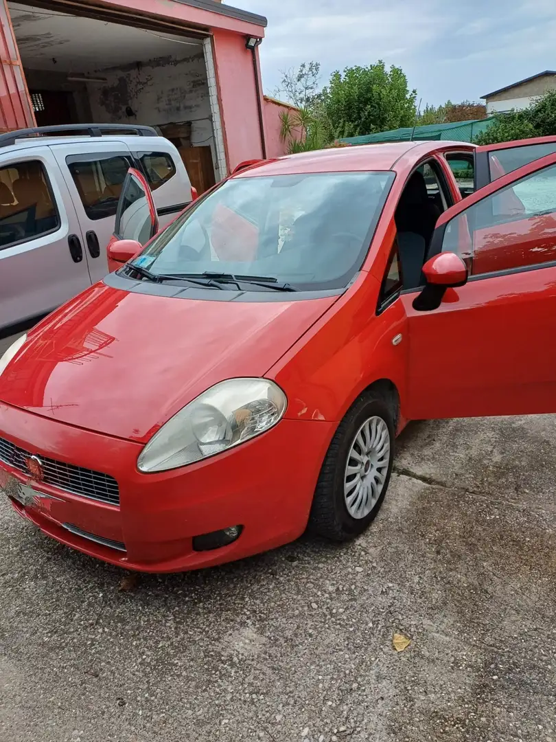 Fiat Grande Punto 3p 1.2 Active c/esp s/clima 65cv Rouge - 1