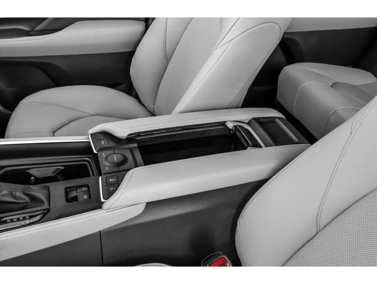 Toyota Grand Highlander снимка Toyota Grand Highlander