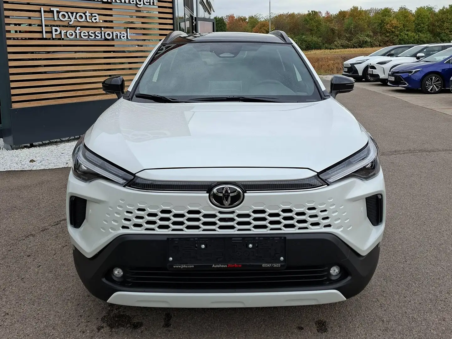 Toyota Corolla Cross 2,0 Hybrid E-CVT Lounge Weiß - 2
