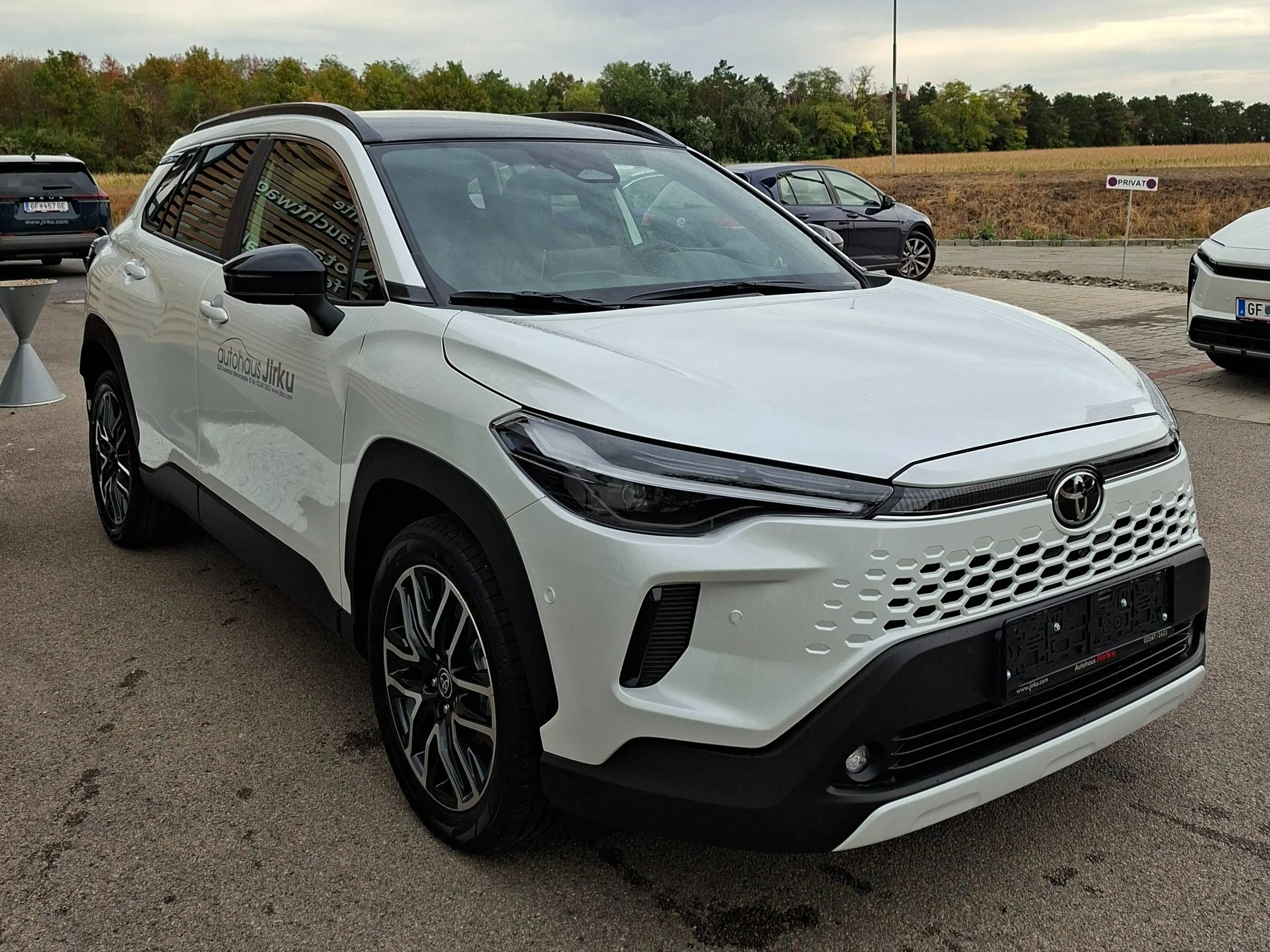 Toyota Corolla Cross 2,0 Hybrid E-CVT Lounge — photo 3