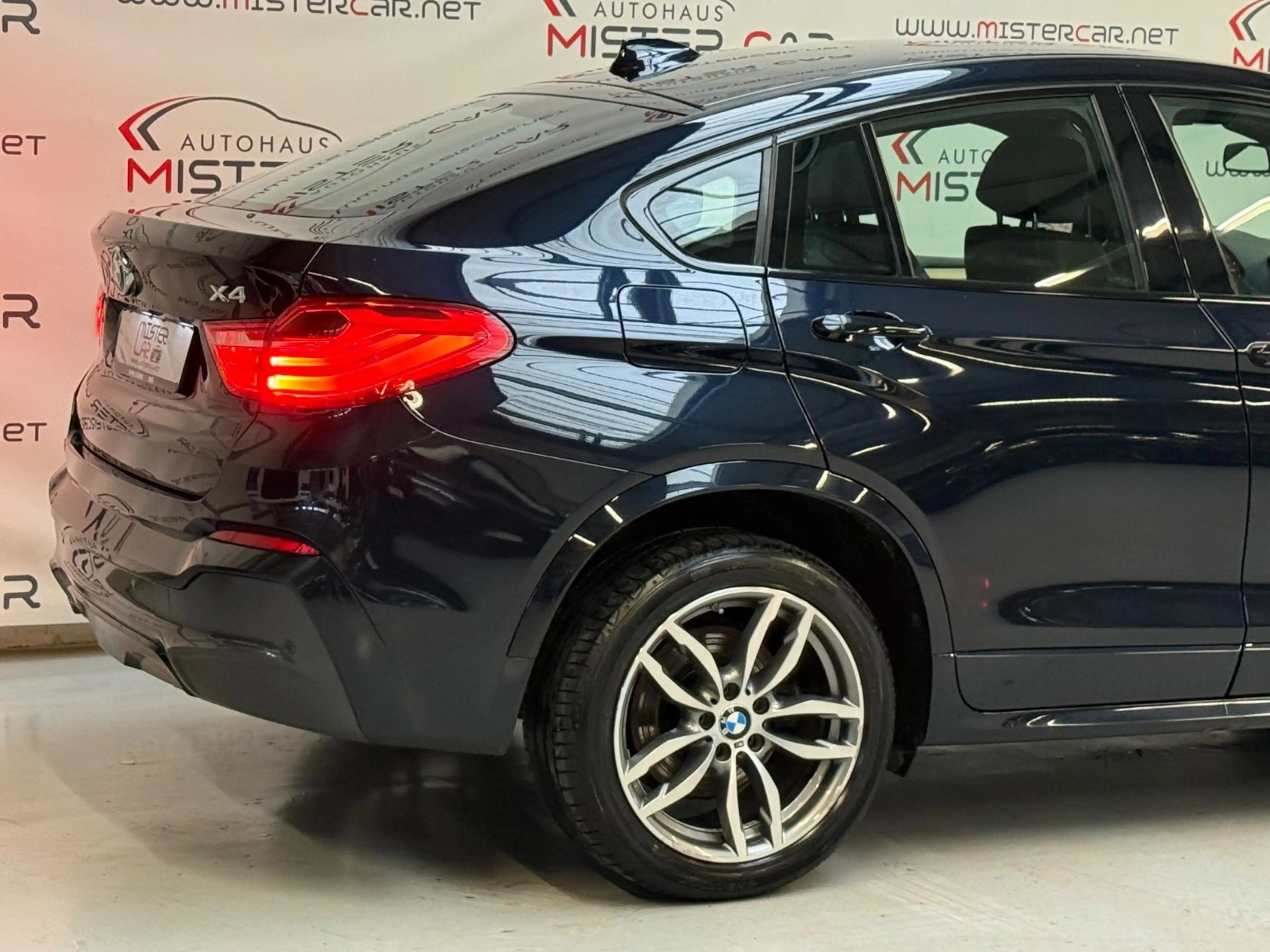 BMW X4 xDrive 20d M PAKET NAVI/KAM/XEN/SPUR/TOT/HIFI — photo 9